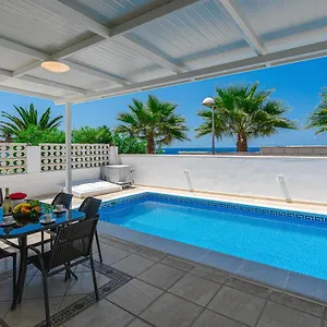wonderful-villa-in-sueo-azul-with-private-pool.tenerifehoteles.net/